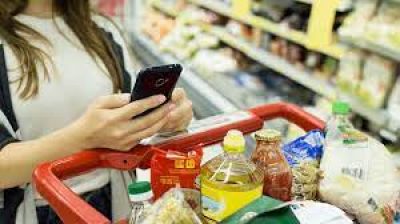 El 64% de la gente tuvo que recortar gastos en alimentos por Milei, seg�n una encuesta