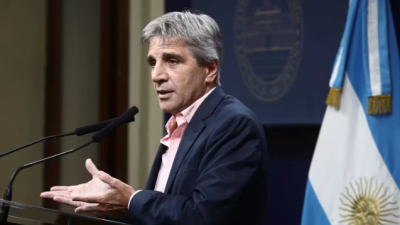 Se acelera la cada de reservas: Caputo paga costos para lograr la reduccin de la brecha cambiaria a casi el 30%