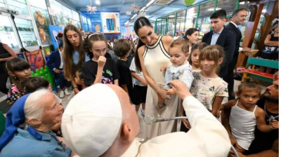 El papa Francisco visit� a la sobrina de una de las monjas secuestradas y asesinadas por Astiz