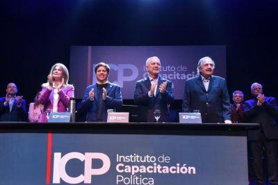 Ante una multitud de jvenes, Kicillof y Alak abrieron el curso de formacin polticas del ICP