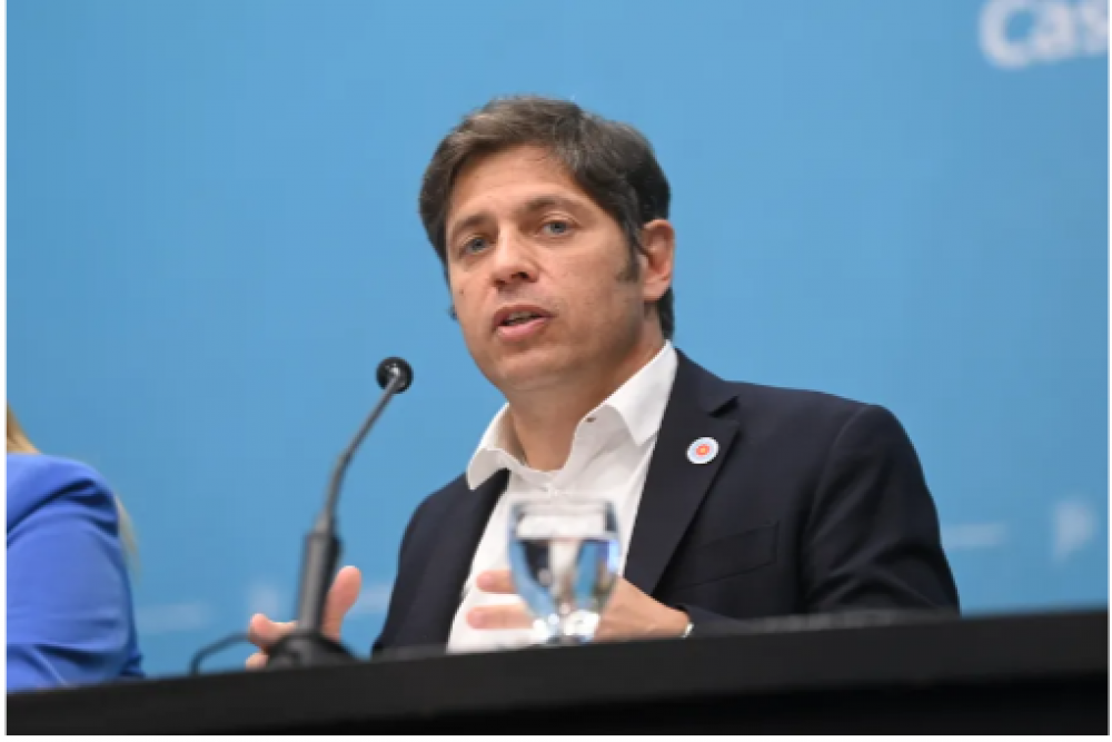 Kicillof consolida el supervit de las cuentas provinciales con el manual de Javier Milei