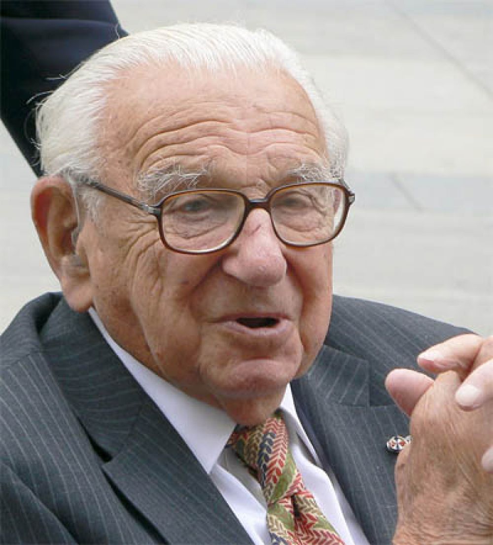 12 de agosto nace: Sir Nicholas Winton (1909-2015), salv a 670 nios judos de la muerte a manos de la Alemania nazi