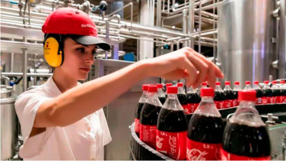 Cont que trabaja en Coca-Cola y gana ms de 1 milln de pesos: cmo mandar cv