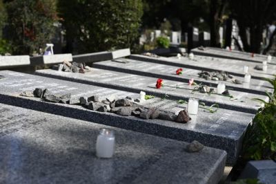 Se realiz, en el cementerio de Tablada, una emotiva ceremonia de recordacin a las vctimas del atentado a la AMIA