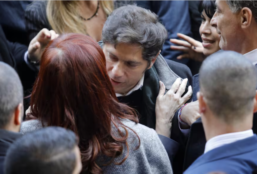 Pese a la foto con Cristina Kirchner, La Cmpora se diferencia de Kicillof y presiona por recursos millonarios