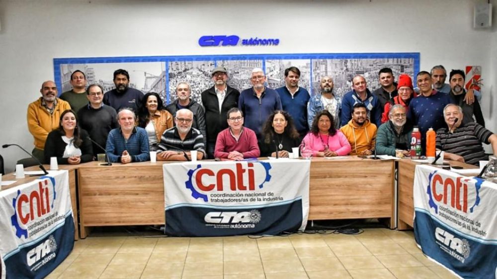 Dirigentes agrupados en la CNTI acordaron polticas para enfrentar la crisis industrial