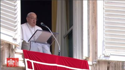 Papa Francisco: Jes�s alimenta nuestra vida con la suya