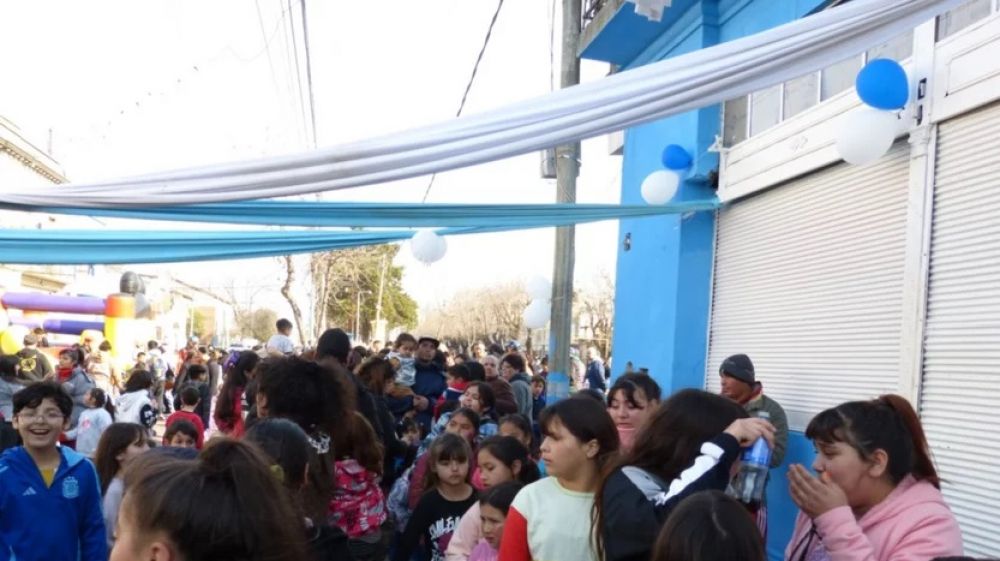 Con un festejo por el Da de la Niez, se inaugur la sede Berisso de las 62 Organizaciones Peronistas Regional La Plata