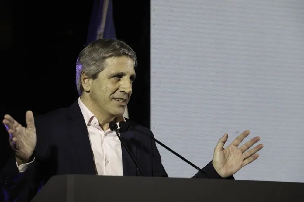 El modelo de Toto Caputo se muerde la cola