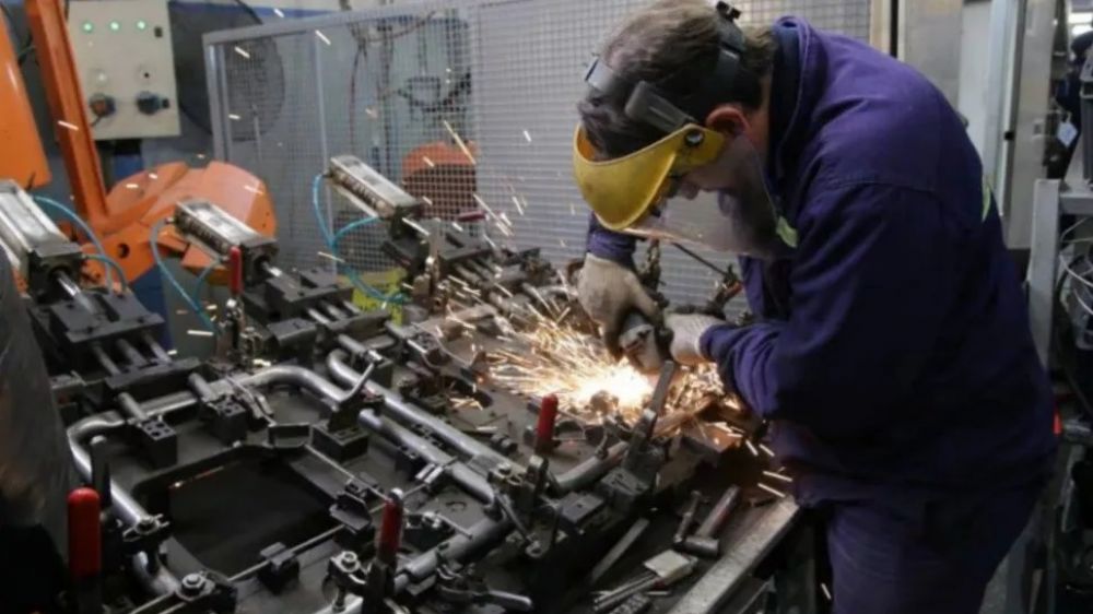 La actividad da indicios de haber tocado piso, excepto para las pymes