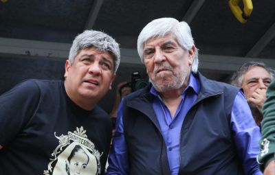 Moyano firm las paritarias de Camioneros y fij aumentos que duplican la pauta salarial que promueve el Gobierno