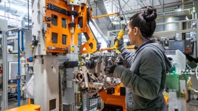 Baja del Impuesto PAIS: no hay consenso entre empresarios sobre sus efectos, pero advierten que falta un plan industrial