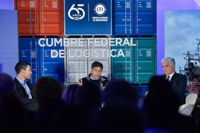 Axel Kicillof se mostr con un gobernador de Juntos por el Cambio y llam a construir un frente federal contra Milei