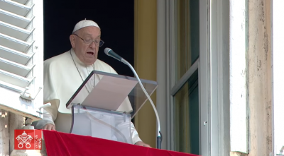 El Papa: Los cristianos coherentes concretizan la oraci�n en el amor a los dem�s