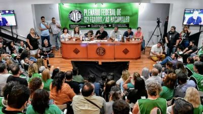 El Gobierno planifica congelar los sueldos de estatales hasta fin de a�o despu�s de otorgar un 3% para septiembre-octubre