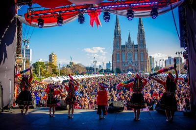 Msica, danzas, gastronoma y ms: La Plata palpita una nueva edicin de Per Vive