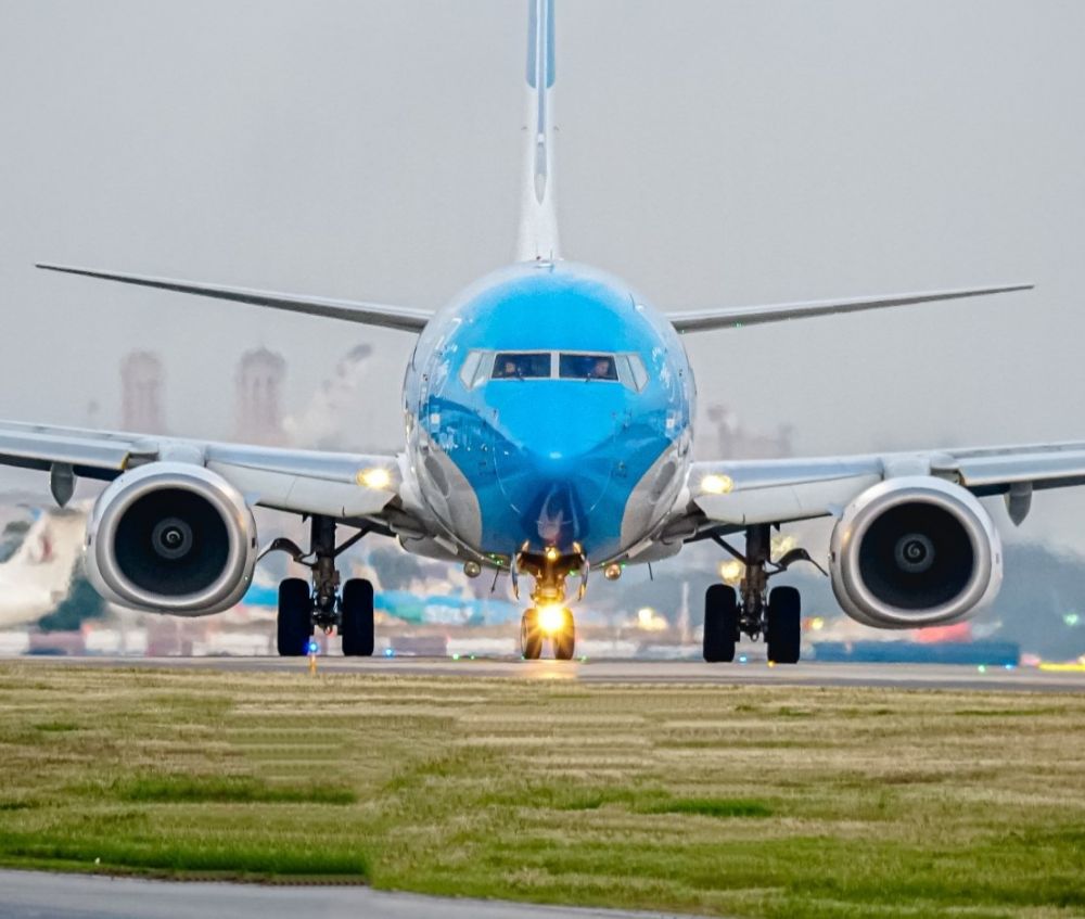 Comenz el paro de pilotos de Aerolneas y hay miles de pasajeros afectados