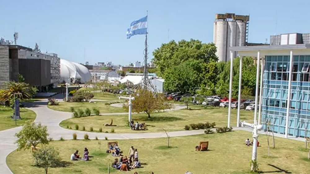 Los docentes universitarios perdieron un tercio del poder adquisitivo con Milei