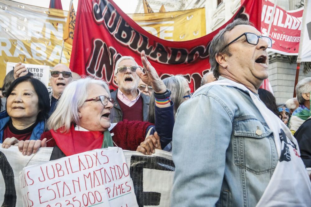 La CGT y los movimientos sociales se sumarn el mircoles a la marcha de los jubilados frente al Congreso