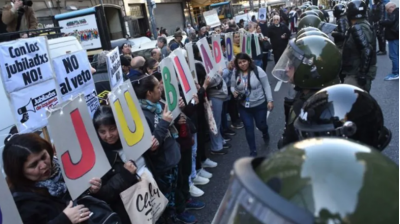 Yasky denuncia el veto de Milei y convoca a una nueva protesta en apoyo a los jubilados