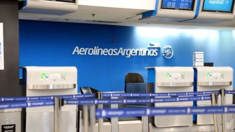 Aerolneas Argentinas denunciar a los gremios de pilotos y tripulantes e iniciar acciones para expulsar a Bir del directorio