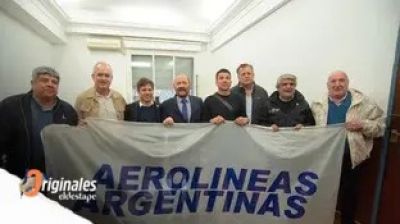 Gobernadores y CGT blindan a gremios aeronuticos del asedio de Milei