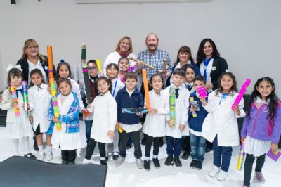 El gobernador Insfrn recibi la visita de estudiantes que ganaron la instancia provincial de la Feria de Ciencias