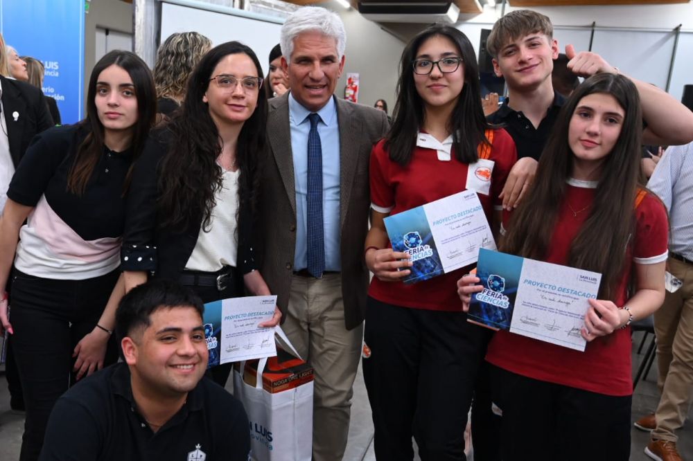 El Gobernador reconoci a los proyectos destacados de la Feria de Ciencias