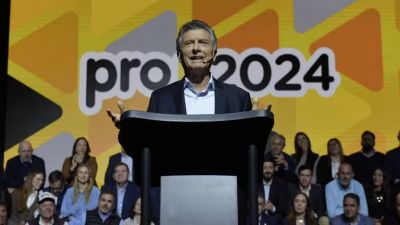 En medio del paro en aeropuertos, Macri exigi un plan de desarme urgente de Aerolneas Argentinas