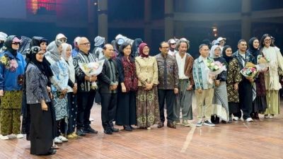 Moda modesta musulmana de Indonesia conquista Paris