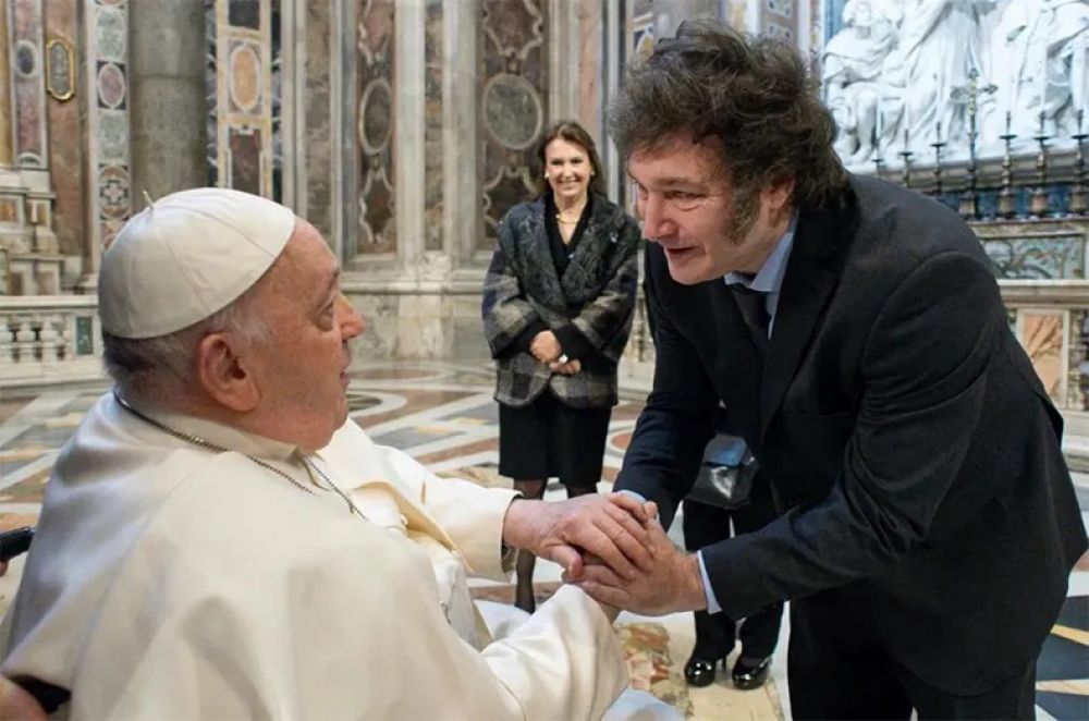 Javier Milei baj la orden de no confrontar con el papa Francisco para que venga a la Argentina