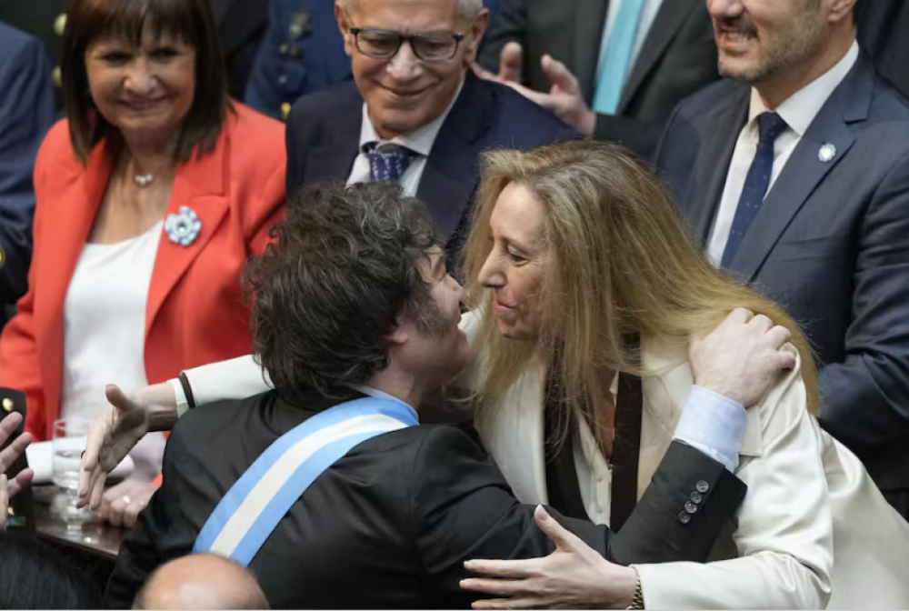 Javier Milei contra las otras Fuerzas del Cielo