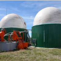 Bernarte interesado en biodigestores para tratar la basura y producir energa limpia