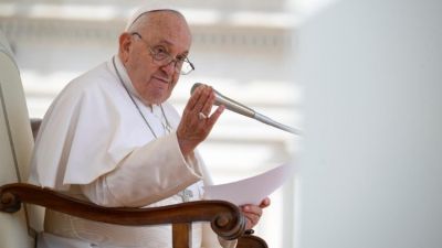 El Papa Francisco suspende sus audiencias por un �estado gripal leve�