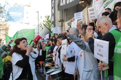La crisis del Cl�nicas: el 80% est� por debajo de la l�nea de pobreza y suspenden cirug�as por falta de presupuesto