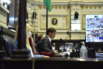 La oposici�n le hace deshojar la margarita a Axel Kicillof para aprobarle el RIGI bonaerense