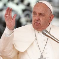 El papa Francisco emprendi su viaje a Luxemburgo y Bruselas para revitalizar la fe y abordar tensiones internacionales