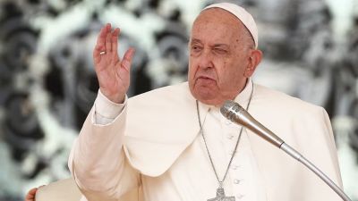 El papa Francisco emprendi su viaje a Luxemburgo y Bruselas para revitalizar la fe y abordar tensiones internacionales