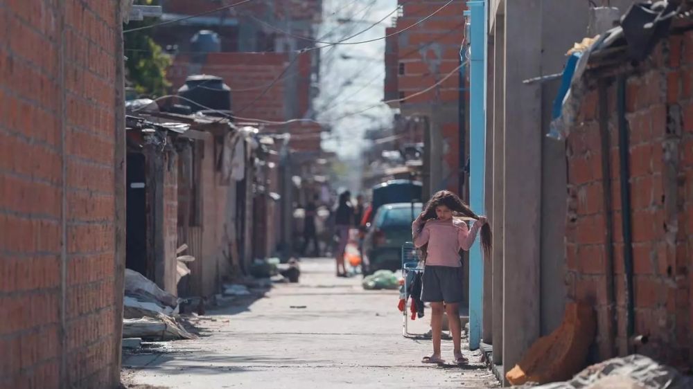 El edificio con humedad, la alegora que utiliz Milei en X para explicar la pobreza del 52,9%