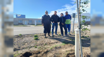 Urbana inici con su plan de arbolado en el Parque Ambiental