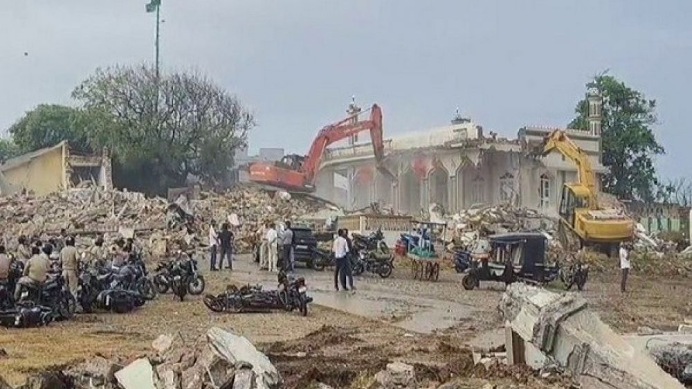 Protestas por la demolicin de una mezquita de 1.200 aos de antigedad en la India