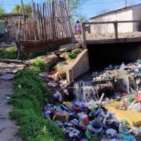 Basura tirada en cualquier parte. Es un comportamiento de Concordia. Hay un problema cultural de todas las clases sociales