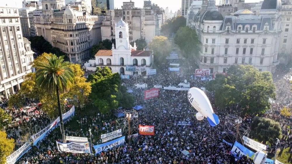 El peronismo pone en pausa su interna para hacer una demostracin de fuerza en la marcha universitaria