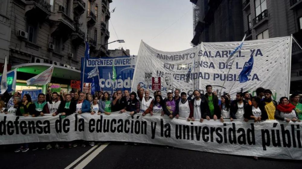 Ms de 50 regionales de la CGT se suman a la marcha universitaria: No podemos mirar para otro lado