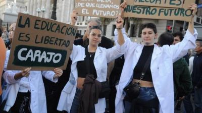 Marcha Federal Universitaria: masiva movilizacin en defensa de la educacin pblica ante el veto presidencial