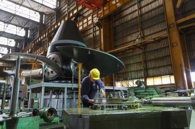 Primera privatizaci�n del Gobierno: se pudieron a la venta las acciones de la empresa metal�rgica estatal Impsa
