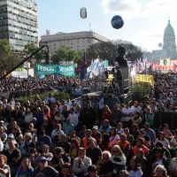 El Gobierno vet la ley de Financiamiento Universitario tras la multitudinaria marcha por la educacin pblica