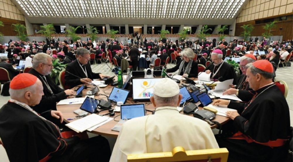 Papa Francisco explica por qu decidi convocar a laicos y consagrados y no slo obispos al snodo