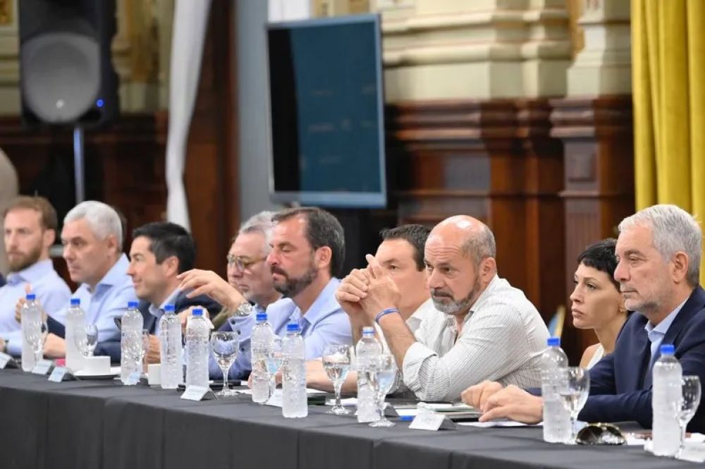 La boleta nica divide a los intendentes bonaerenses: argumentos a favor y en contra