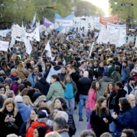 Charlas en la Arena: El veto que parte aguas, un silencio de cuatro meses y cerca de una sentencia clave